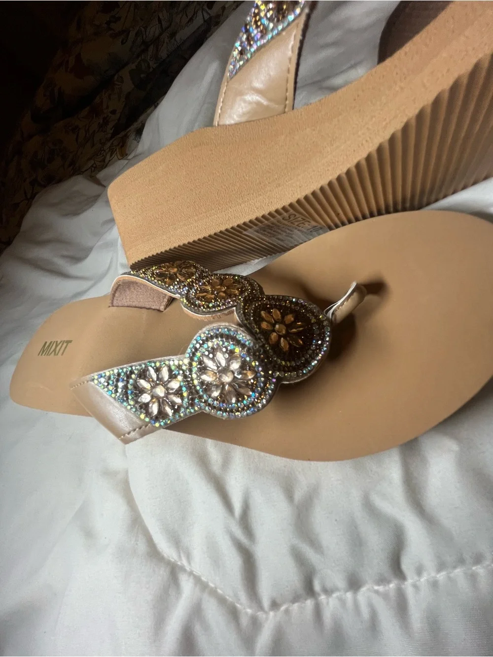 Mixit women’s tan bedazzled flip flop wedge sandals size 10 NWOT